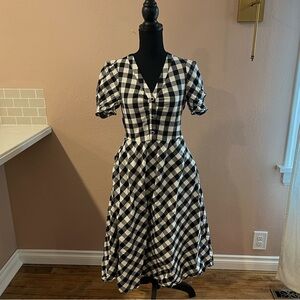 Gingham V Neck Maxi Dress Goelia